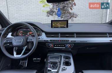 Внедорожник / Кроссовер Audi Q7 2017 в 