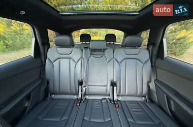 Внедорожник / Кроссовер Audi Q7 2017 в 