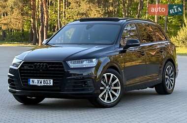 Внедорожник / Кроссовер Audi Q7 2017 в 