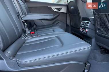 Внедорожник / Кроссовер Audi Q7 2017 в 