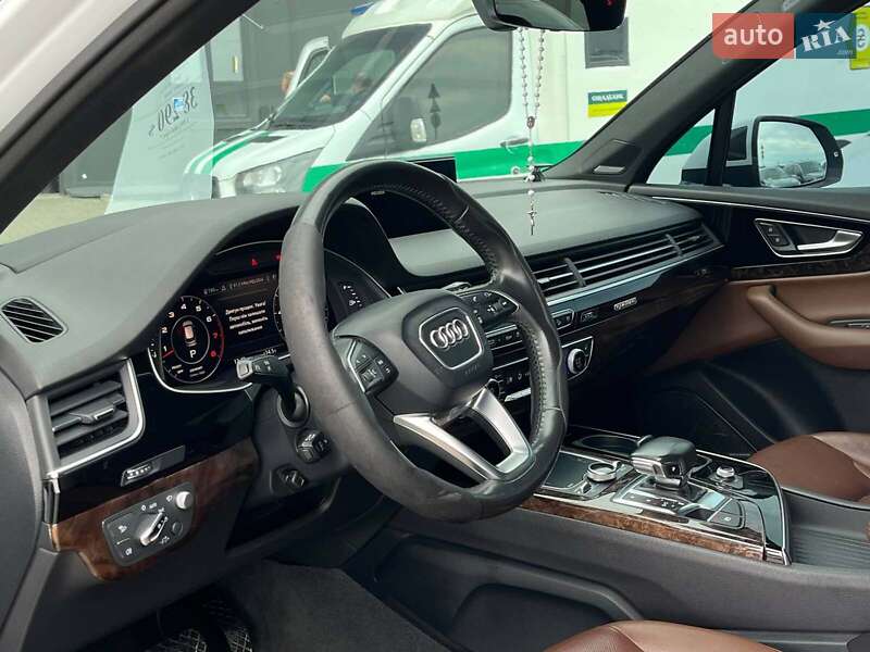 Внедорожник / Кроссовер Audi Q7 2017 в Львове