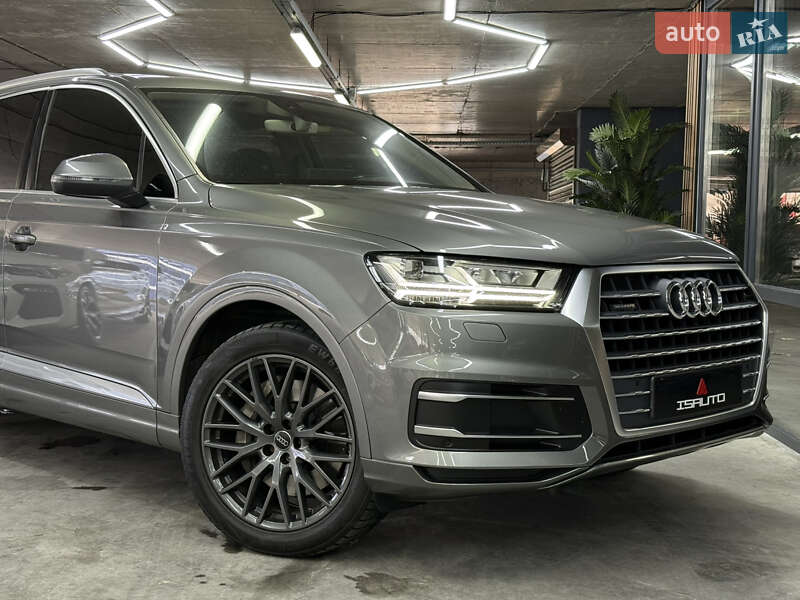 Внедорожник / Кроссовер Audi Q7 2015 в Одессе