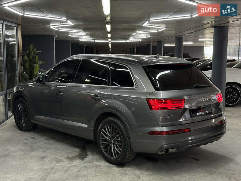 Внедорожник / Кроссовер Audi Q7 2015 в Одессе