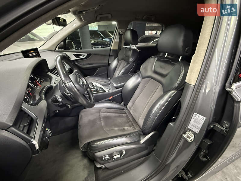 Внедорожник / Кроссовер Audi Q7 2015 в Одессе