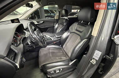 Внедорожник / Кроссовер Audi Q7 2015 в 