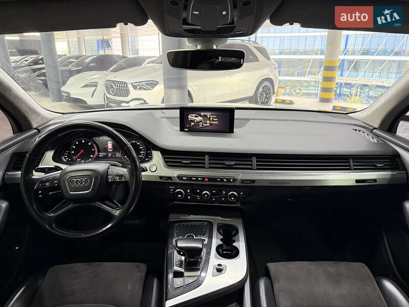 Внедорожник / Кроссовер Audi Q7 2015 в Одессе