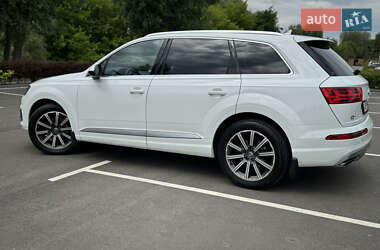 Позашляховик / Кросовер Audi Q7 2017 в 