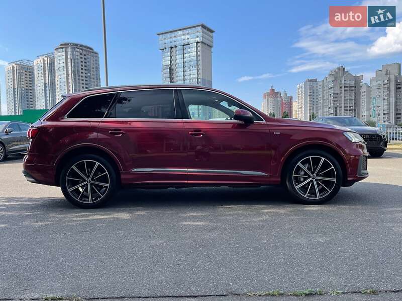 Внедорожник / Кроссовер Audi Q7 2020 в Киеве