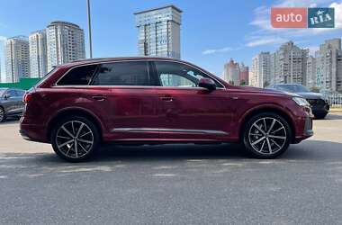 Позашляховик / Кросовер Audi Q7 2020 в 