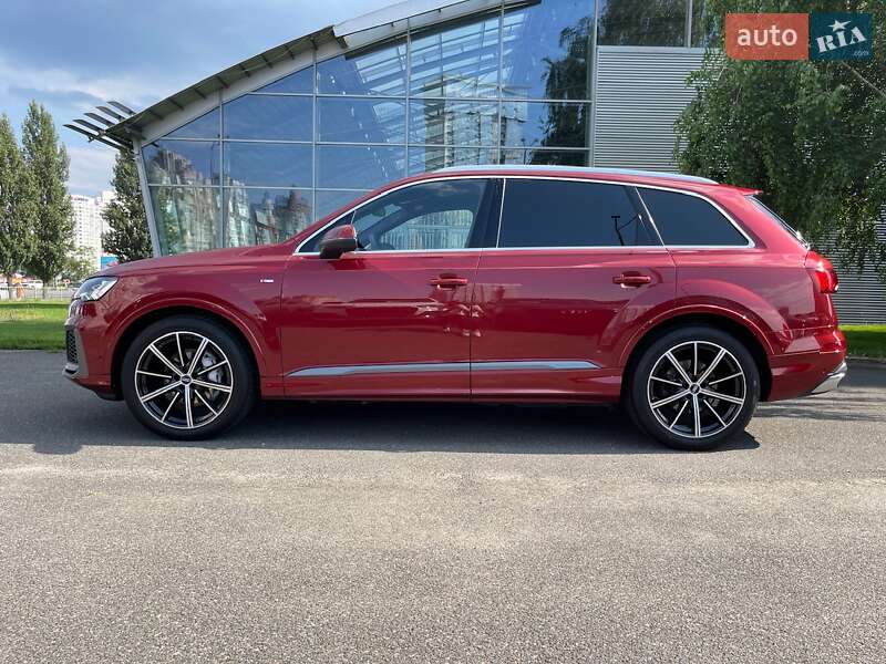 Внедорожник / Кроссовер Audi Q7 2020 в Киеве