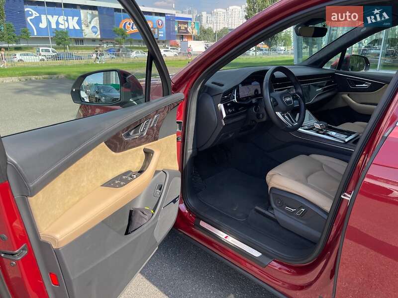 Внедорожник / Кроссовер Audi Q7 2020 в Киеве