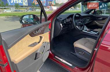 Позашляховик / Кросовер Audi Q7 2020 в 