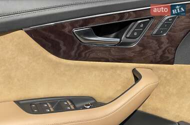 Позашляховик / Кросовер Audi Q7 2020 в 