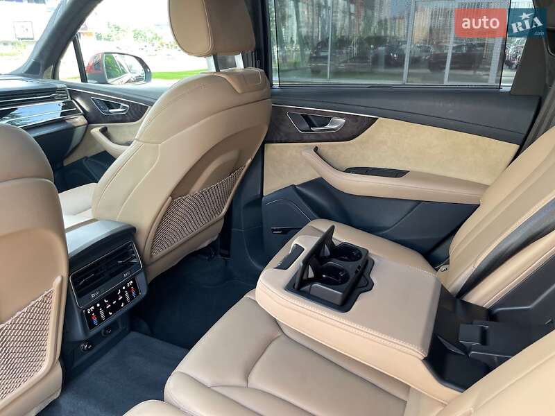 Внедорожник / Кроссовер Audi Q7 2020 в Киеве