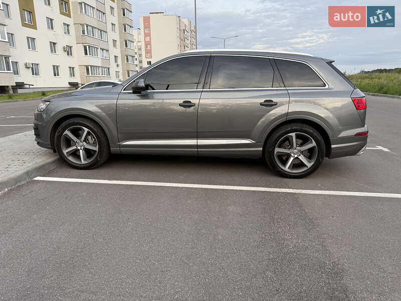 Позашляховик / Кросовер Audi Q7 2016 в Вінниці