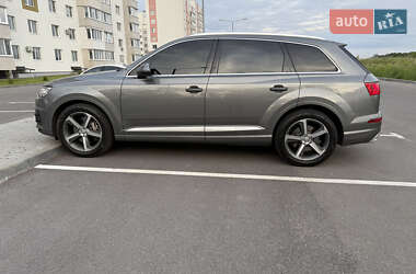 Позашляховик / Кросовер Audi Q7 2016 в 