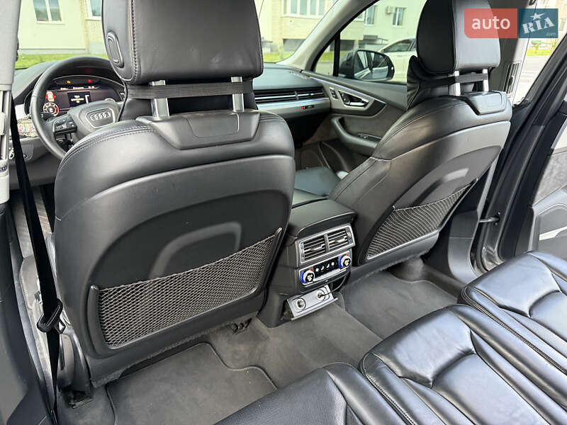 Позашляховик / Кросовер Audi Q7 2016 в Вінниці