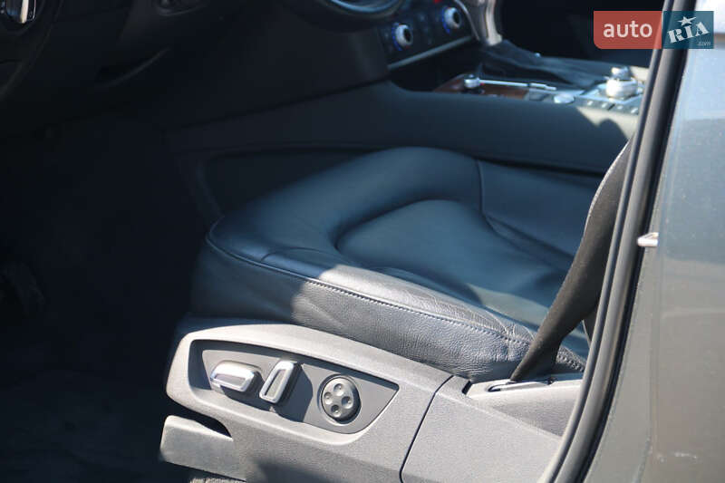 Внедорожник / Кроссовер Audi Q7 2014 в Киеве