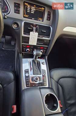Позашляховик / Кросовер Audi Q7 2015 в 