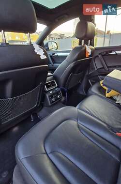 Позашляховик / Кросовер Audi Q7 2015 в 