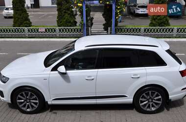 Внедорожник / Кроссовер Audi Q7 2016 в 