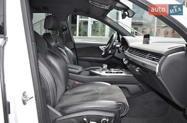 Внедорожник / Кроссовер Audi Q7 2016 в 