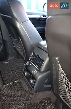 Внедорожник / Кроссовер Audi Q7 2010 в 