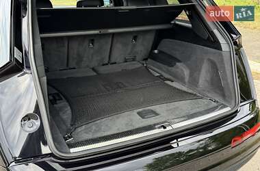 Внедорожник / Кроссовер Audi Q7 2019 в 