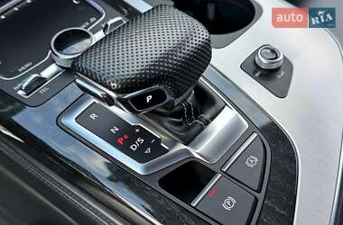 Внедорожник / Кроссовер Audi Q7 2019 в 