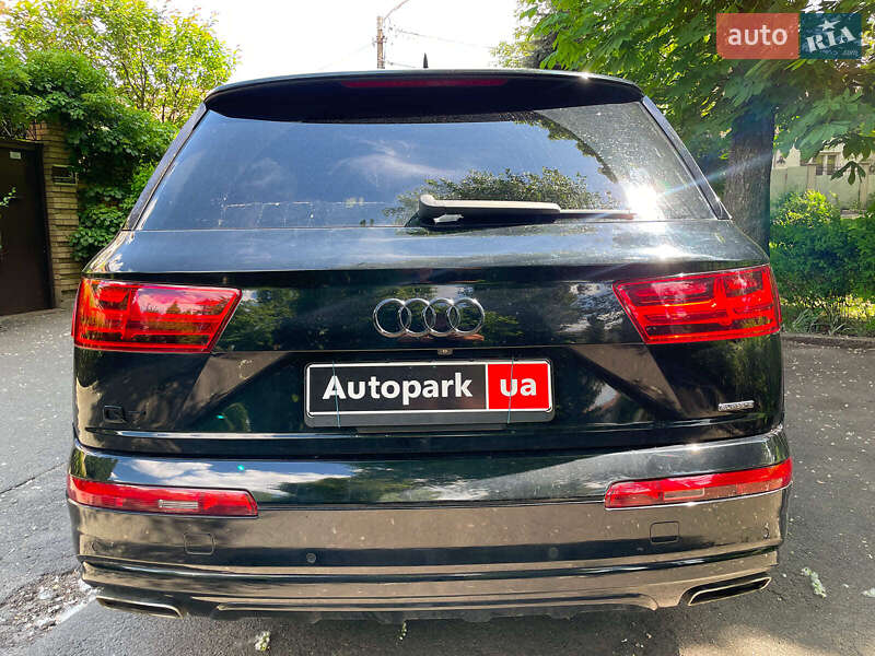 Позашляховик / Кросовер Audi Q7 2017 в Києві