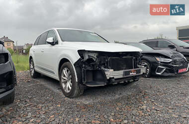 Внедорожник / Кроссовер Audi Q7 2018 в 