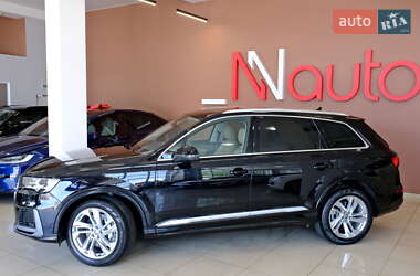 Внедорожник / Кроссовер Audi Q7 2020 в 
