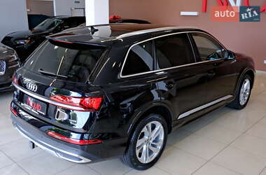 Внедорожник / Кроссовер Audi Q7 2020 в 