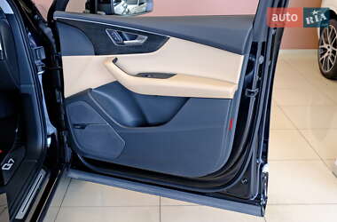 Внедорожник / Кроссовер Audi Q7 2020 в 