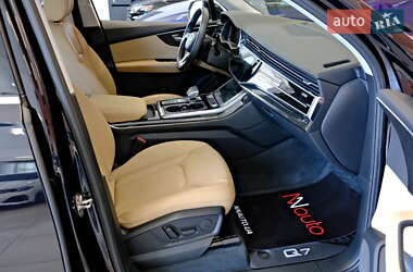 Внедорожник / Кроссовер Audi Q7 2020 в 