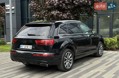 Позашляховик / Кросовер Audi Q7 2018 в 