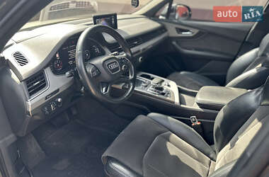 Внедорожник / Кроссовер Audi Q7 2016 в 