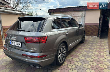 Внедорожник / Кроссовер Audi Q7 2016 в 
