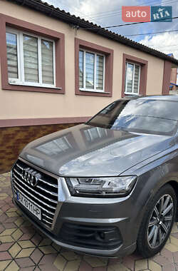Внедорожник / Кроссовер Audi Q7 2016 в 