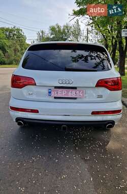 Позашляховик / Кросовер Audi Q7 2014 в 