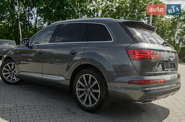 Внедорожник / Кроссовер Audi Q7 2018 в 