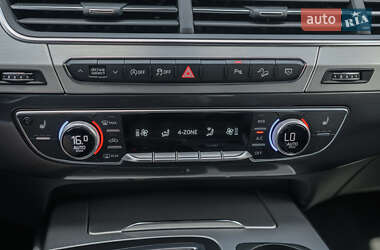Внедорожник / Кроссовер Audi Q7 2018 в 