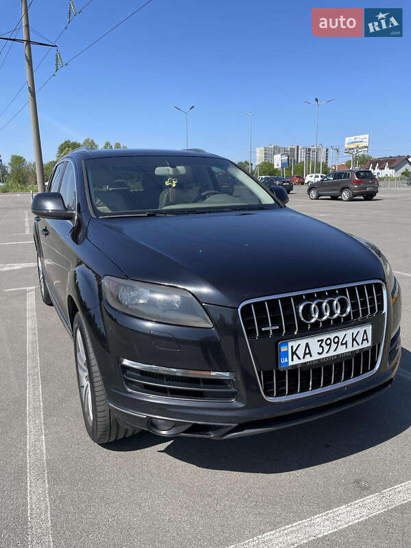 Внедорожник / Кроссовер Audi Q7 2010 в 