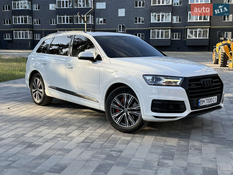 Внедорожник / Кроссовер Audi Q7 2017 в 