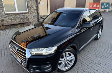 Внедорожник / Кроссовер Audi Q7 2015 в 