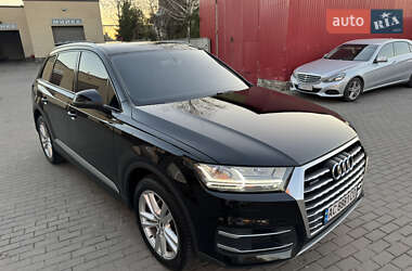 Внедорожник / Кроссовер Audi Q7 2015 в 