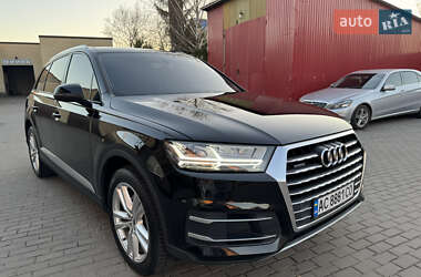 Внедорожник / Кроссовер Audi Q7 2015 в 