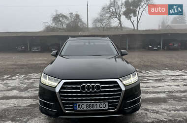 Внедорожник / Кроссовер Audi Q7 2015 в 