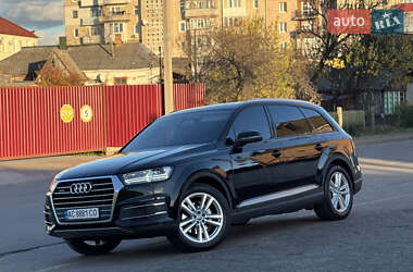 Внедорожник / Кроссовер Audi Q7 2015 в 