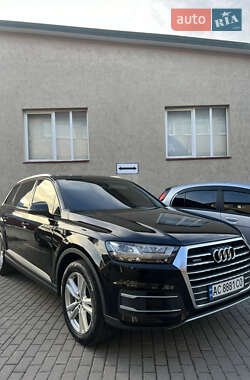 Внедорожник / Кроссовер Audi Q7 2015 в 